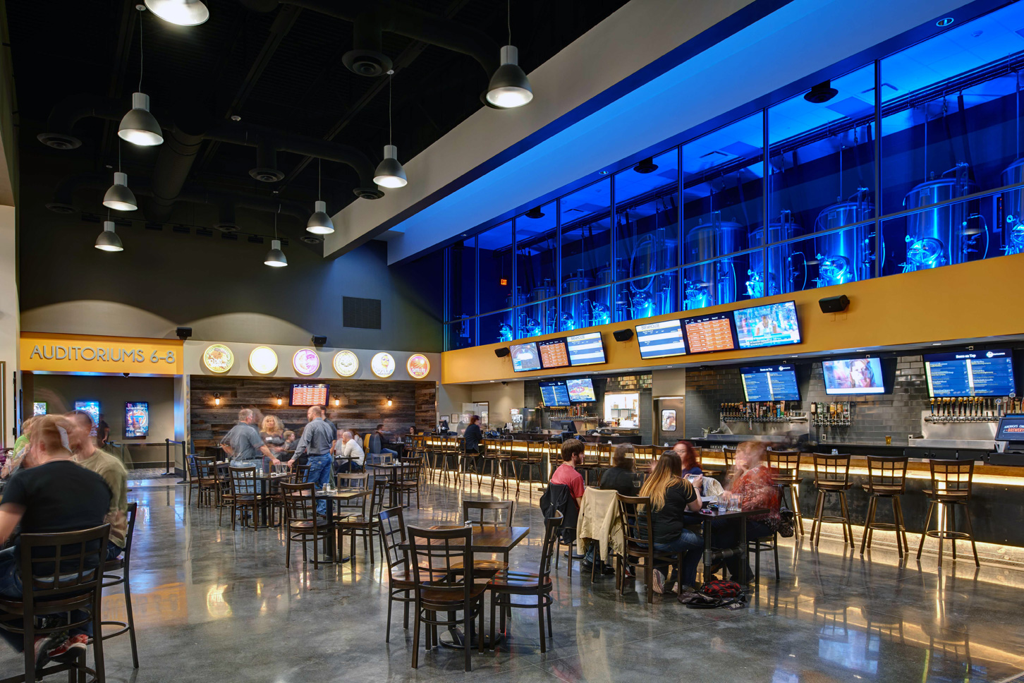 Flix Brewhouse – Merle Hay
