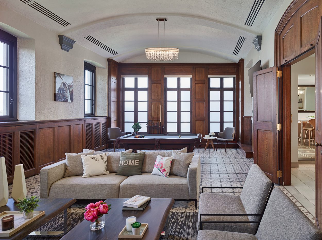 400 Walnut