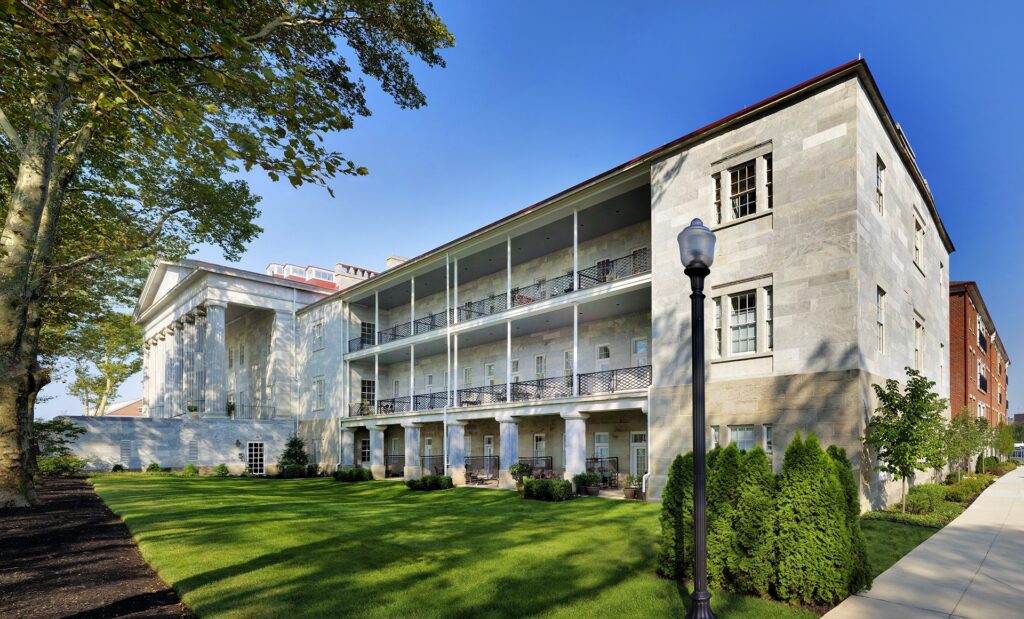Photo of Naval Home in 2007
